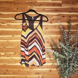 Lightweight chevron summer tank